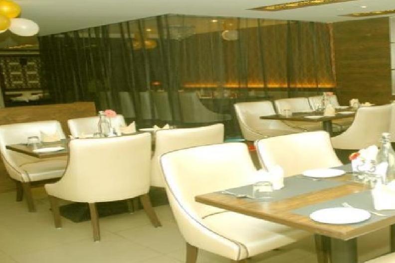 Hotel Sandstone Inn Lucknow Exterior foto