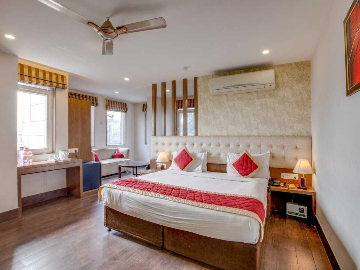 Hotel Sandstone Inn Lucknow Exterior foto